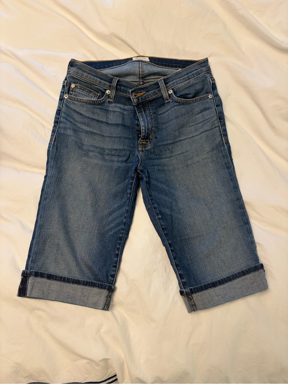Hudson Amelia Cuffed Knee Short Size 27 Bermuda Denim Shorts
